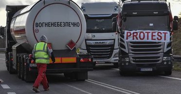 Анонсировал изменения: премьер Польши поддержал восстановление разрешений для украинских водителей