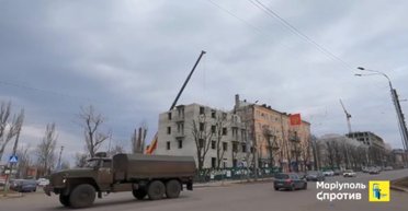 Необычные маркировки и без шевронов: РФ накапливает живую силу и технику под Мариуполем (фото)