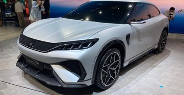 BYD показав стильного конкурента Tesla Model Y за $27 600 (фото)