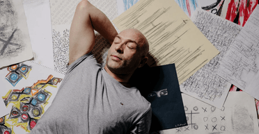 Не піддається поясненню: художник малює картини уві сні і продає їх за мільйони (фото)