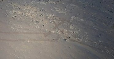 Внеземная романтика: вертолет Ingenuity зафиксировал на Марсе следы в форме сердца