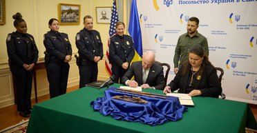 У процесі візиту Зеленського США передали Україні культурні цінності, викрадені РФ в окупації