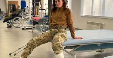 Пошла в ВСУ, чтобы защитить сына: потерявшая ногу снайпер рассказала о войне (фото)