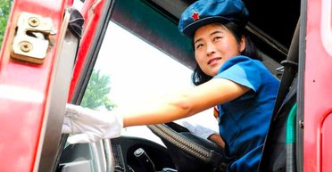 В КНДР женщинам впервые разрешили водить машину