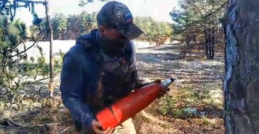 Агитационные снаряды: в сети показали подразделение "психологических операций" ВС РФ (видео)