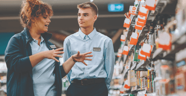 Чоловіки масово виїжджають за кордон: як новий порядок виїзду впливає на ринок праці