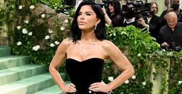 Без Безоса и с большим бриллиантом. Лорен Санчес пришла на Met Gala 2024