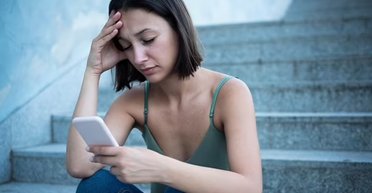 Что делать, если смартфон разослал всем контактам интимные фото и как этого избежать