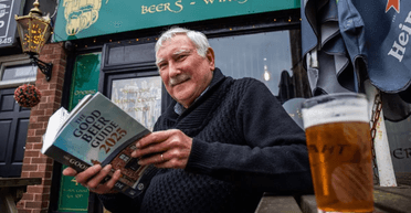 14 закладів на день: чоловік за 55 років відвідав понад 12 тисяч барів по всьому світу (фото)