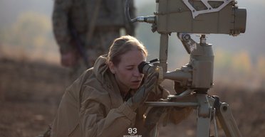 Костюмы от осколков и тепловизоров: в Минобороны анонсировали новые разработки, в частности для женщин