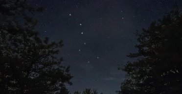 Зараз можна побачити "Коня і Вершника" в сузір'ї Великої Ведмедиці: що це (фото)