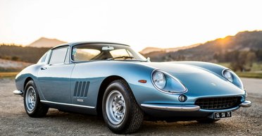 На аукцион выставили редкий винтажный Ferrari известных кинозвезд (фото)
