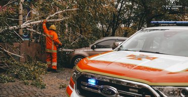 Троє загиблих і 10 поранених: які наслідки шторму в Україні (фото, відео)