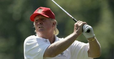 Над гольф-клубом Трампа заметили гражданский самолет: его отгонял оттуда F-16