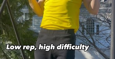 Викладач Гарварду підтягнувся 77 разів за хвилину (відео)