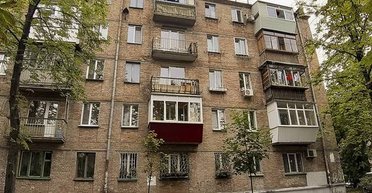 З речами на вихід. Чи готується примусове виселення з хрущовок власників квартир