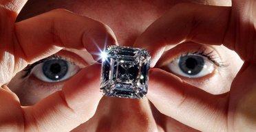 Найрідкісніші дорогоцінні камені у світі. Діаманти з космосу та алмаз розміром із м'яч для гольфу