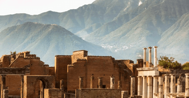 Туристу загрожує штраф у 72 тис. грн за відвідування однієї з найісторичніших пам'яток Європи (фото)