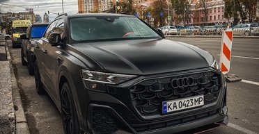 В Киеве заметили мощный кроссовер Audi за 4,5 миллиона с интересным тюнингом (фото)