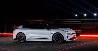 Чемпион "Формулы-1" представил 1247-сильного соперника Tesla Plaid от Geely и Volvo (фото)