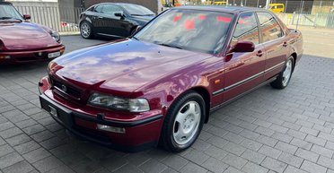 Легенда из 90-х: в Украине появилась флагманская 30-летняя Honda в новом состоянии (фото)