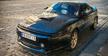 Раритет из 90-х: в Киеве засветился заряженный спорткар Toyota (фото)
