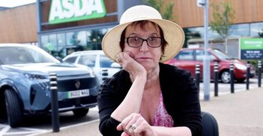 67-летней бабушке запрещено пользоваться супермаркетом: ее обвиняют в организации аферы с целью экономии