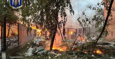 ЗС РФ завдали ракетних ударів по Києву: частина столиці без світла, є постраждалі (фото)