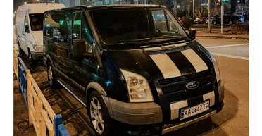 Спортивный фургон: в Киеве засветился очень редкий коммерческий Ford (фото)