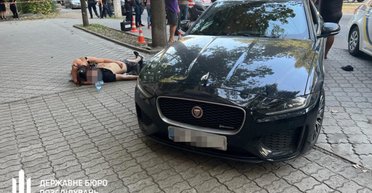 Без пострілу в повітря: чому поліцейський із Дніпра стріляв у водія без попередження, — експерти