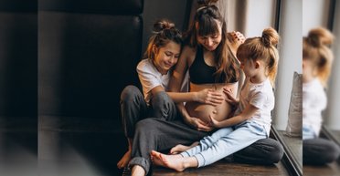 Народжувати по троє дітей: демограф розповів, як вберегти населення України від зменшення