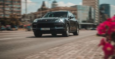 Спортивный шик. Три открытия нового Porsche Cayenne: тест-драйв журнала "Фокус"