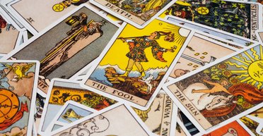 Раки, Рыбы и Весы: Таро-прогноз на финансы в 2025 году Змеи для всех знаков