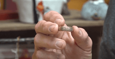 Шансы были ничтожно малы: парню вернули кольцо, которое он потерял 15 лет назад (видео)