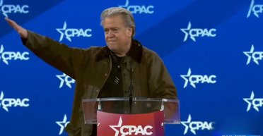 "Боритесь! Боритесь!": на съезде республиканцев соратник Трампа повторил жест Маска (видео)