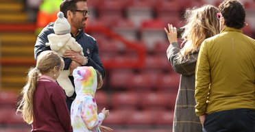 Стало відомо, чому Блейк Лайвлі та Раян Рейнольдс назвали доньку чоловічим імʼям