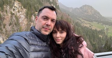 Жена Алексея Арестовича подала на развод (скриншот)