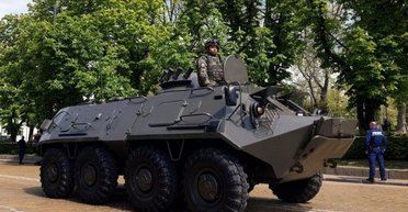 Болгария задерживает отправку бронетранспортеров в Украину: что произошло