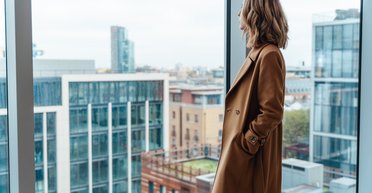 Квартира в центре, с бомбоубежищем. Какое жилье бизнес-класса выбирают украинцы и будет ли дешевле