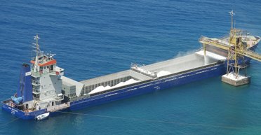 В Румынии по запросу Украины задержали "судно-рецидивист" из-за поставки груза в Крым (фото)