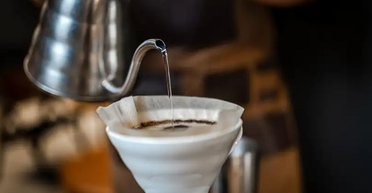 Така ж смачна: фізики з'ясували, як приготувати ідеальну каву з меншими витратами