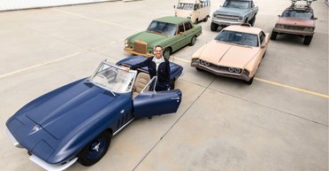 Звезда Голливуда разыграет в бесплатной лотерее яркие ретро-авто из своей коллекции (фото)