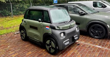 Малыш цвета хаки: Opel создал 2,4-метровый военный электромобиль (фото)