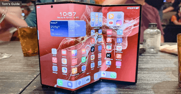 Samsung випустить смартфон із незвичним дизайном: буде згинатися "по-всякому"