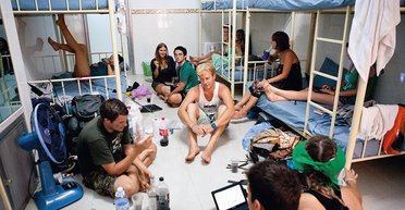 Война хостелам, мир отелям. Как украинские законотворцы могут распугать иностранных туристов