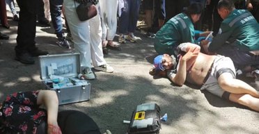 В Китае напали с ножом на четырех преподавателей из США (фото, видео)