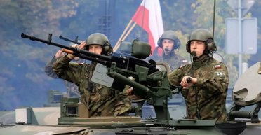 В Польше предупредили об активности военной авиации на границе с Беларусью: что известно