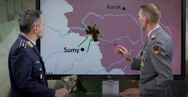 "Это окно возможностей": немецкий генерал показал направления наступления на Курскую область (видео)