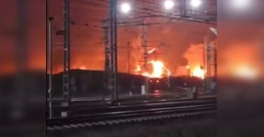 Дроны вновь атаковали Усть-Лугу: как горят терминал и станция в нефтяном порту РФ (фото, видео)