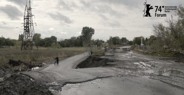 Звонки российских военных родным: на Берлинале показали фильм Оксаны Карпович "Мирные люди"
